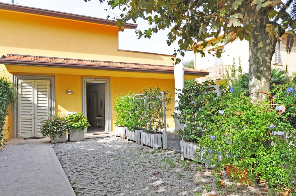 Holiday Apartments Fiumetto Marina di Pietrasanta Kültér fotó